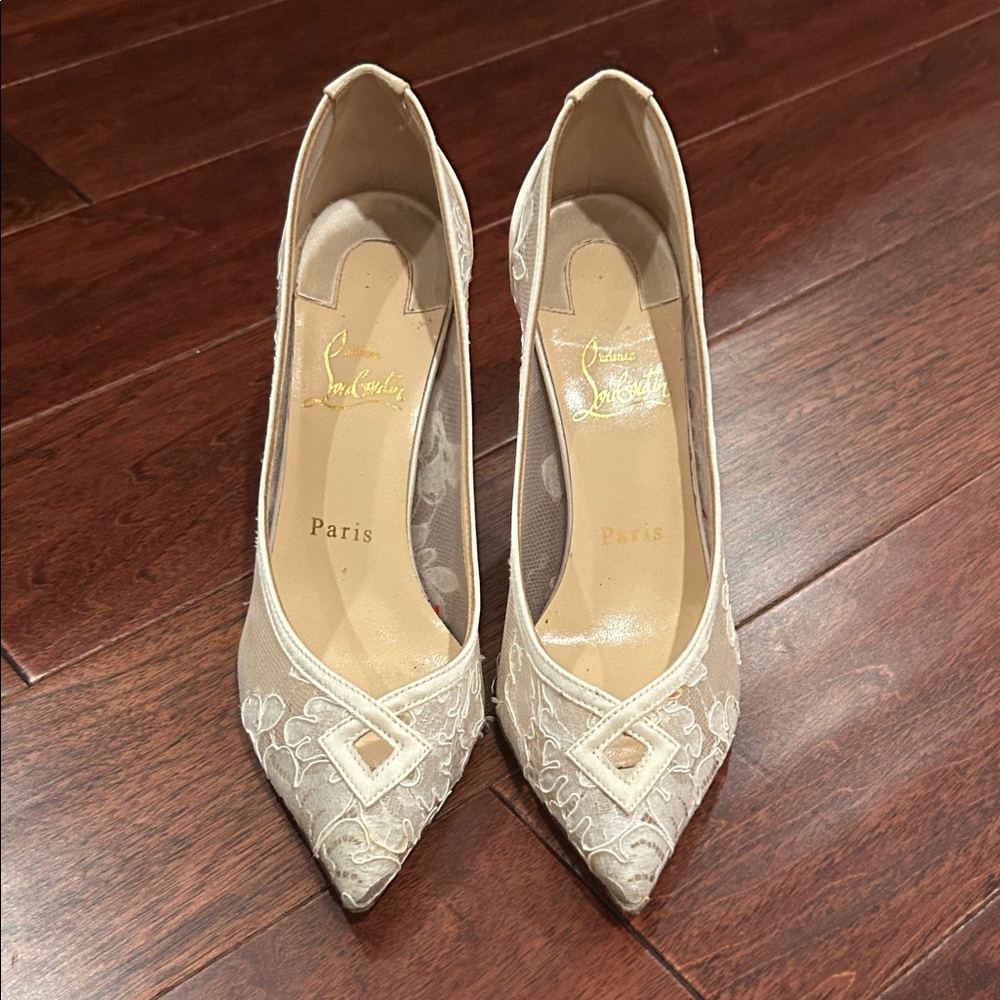 Christian Loubiton white lace Heels - Picture 2 of 7